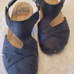 Earth Origins Birdine Casual Round Toe Slip-on Sandals